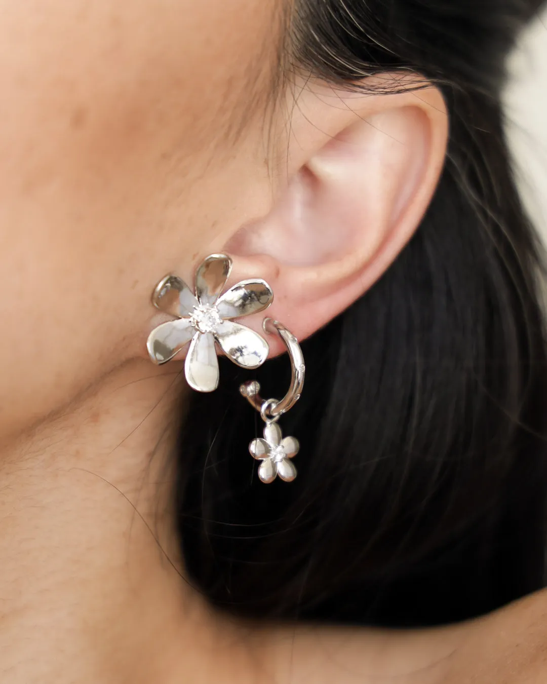 Daisy Statement Studs- Silver