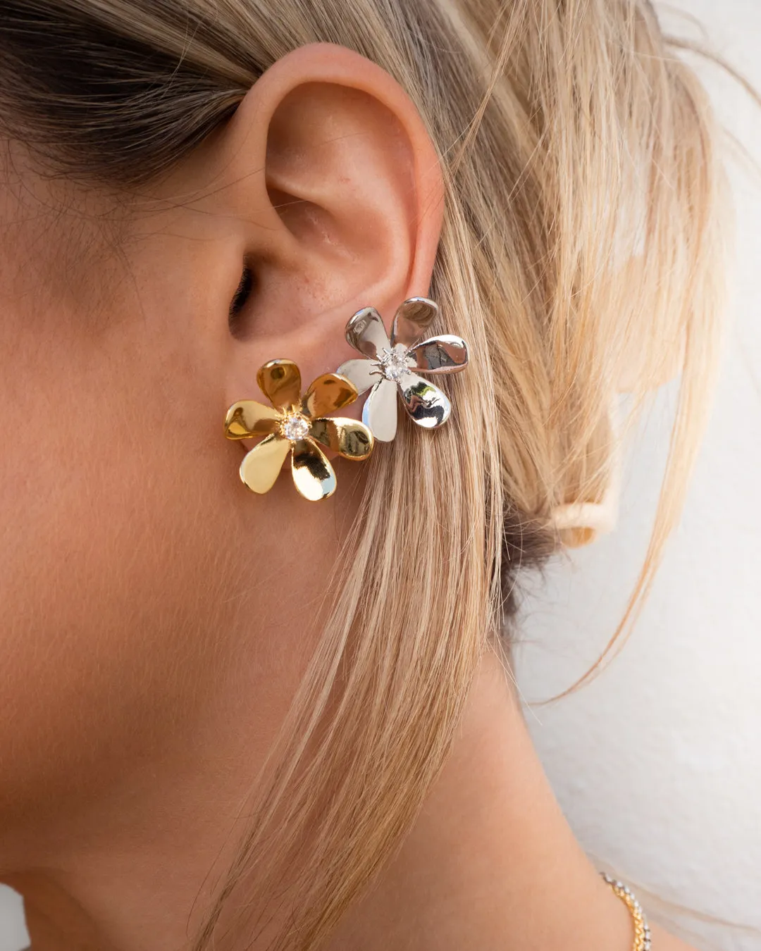 Daisy Statement Studs- Silver