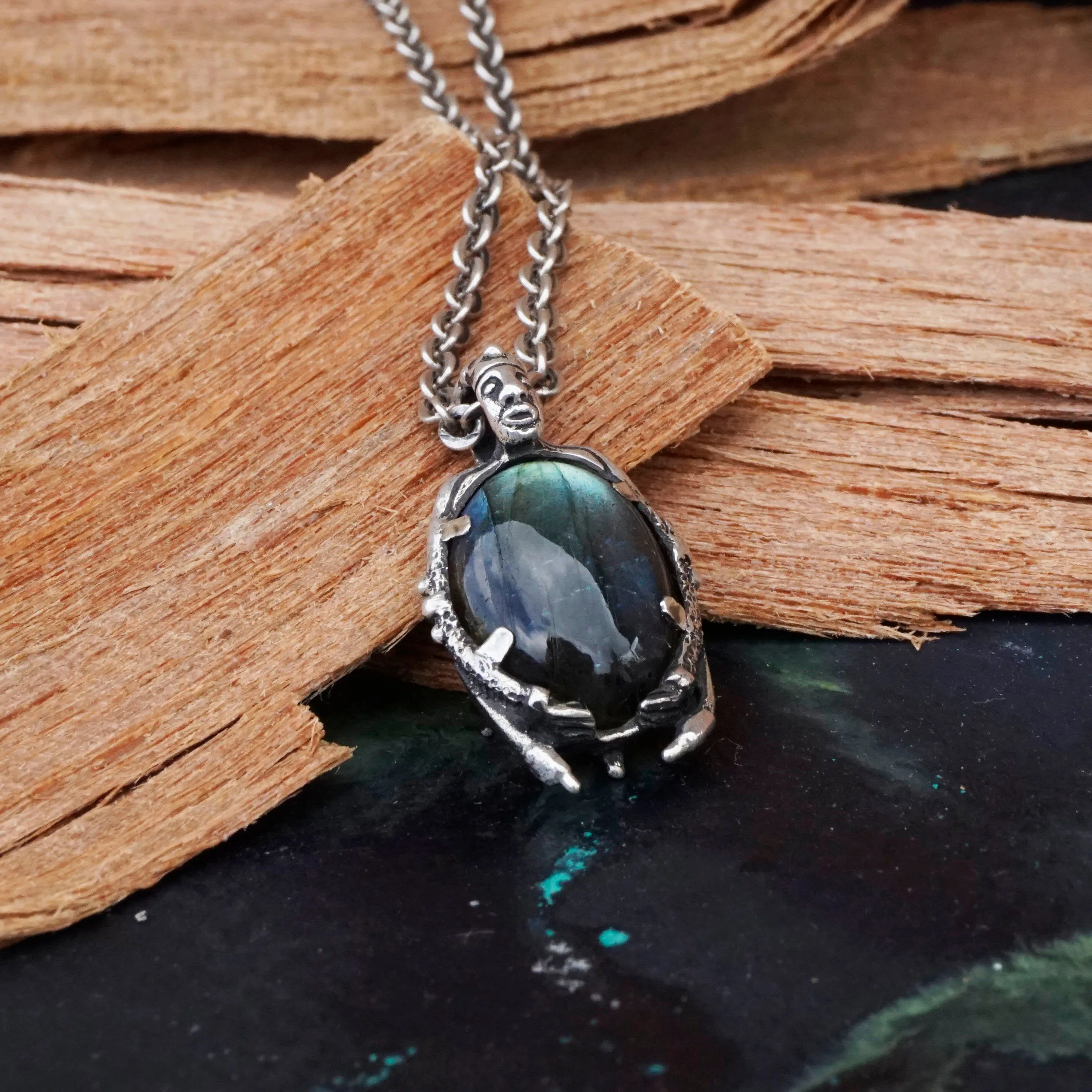 Labradorite pendant TREASURER